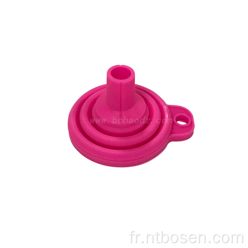 Cuisine utilise un entonnoir en silicone pliable pliable en silicone